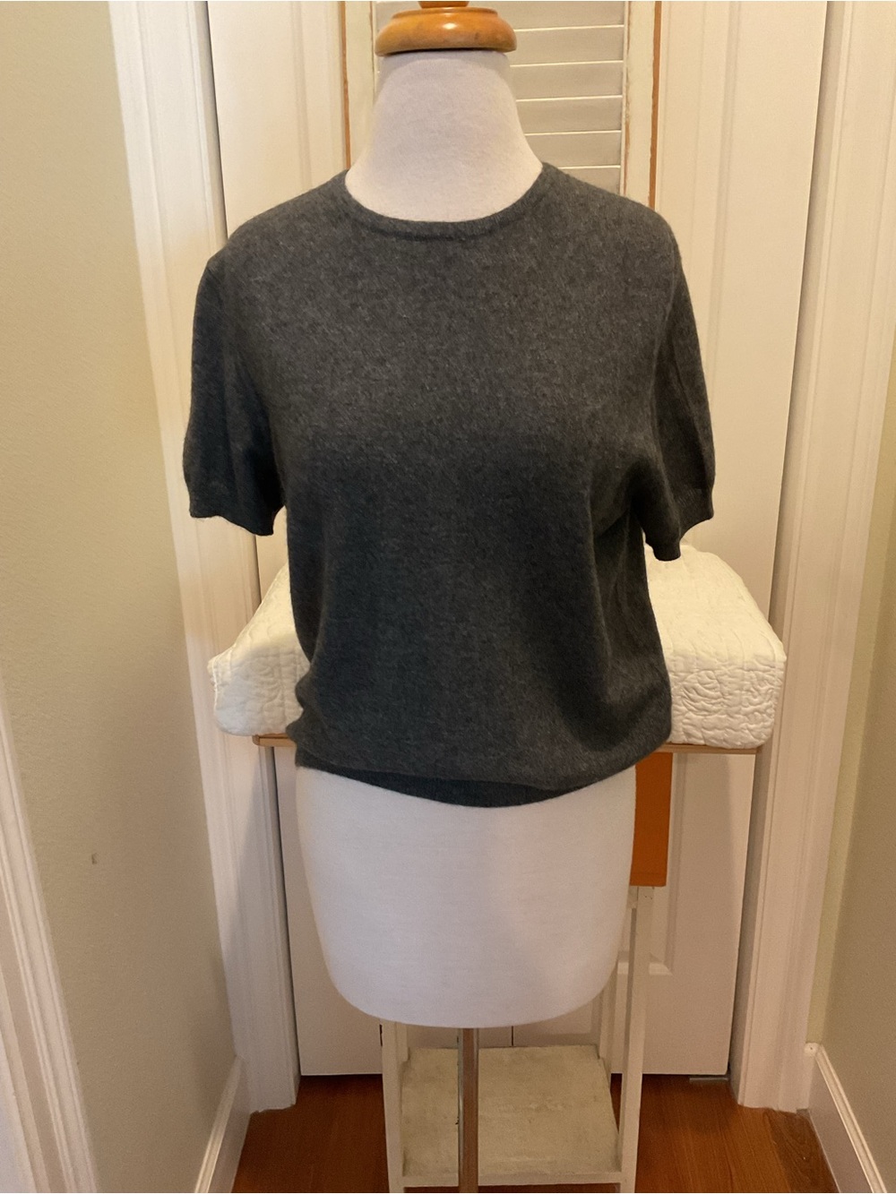 El Daws Cashmere Charcoal Short-Sleeve Cashmere Blend Crewneck Top